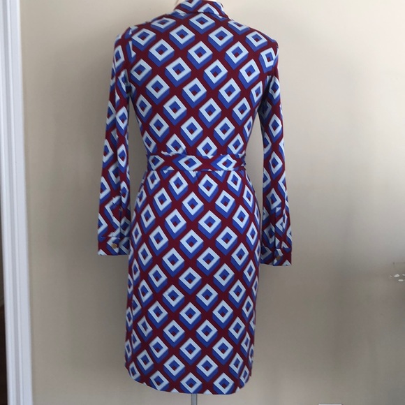 Diane Von Furstenberg NWT Vintage Print Wrap Dress - Picture 3 of 7